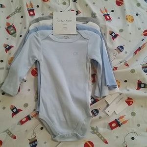 Baby bodysuits (4 set)